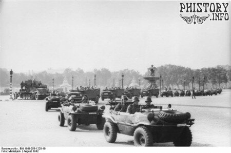 Парад частей дивизии СС «Лейбштандарт Адольф Гитлер» на Елисейских полях