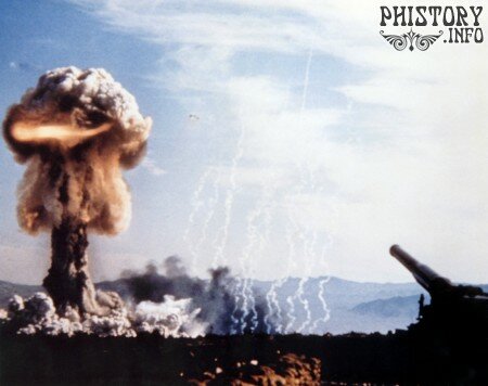 Ядерный взрыв снаряда Grable, запущенного артиллерийской установкой: 280-мм атомной пушкой