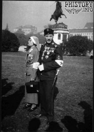 Встреча ветеранов Первой мировой на площади Героев. Вена. Австрийская Республика. 1935 год.