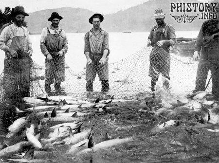 Лов лосося неводом на реке Колумбия